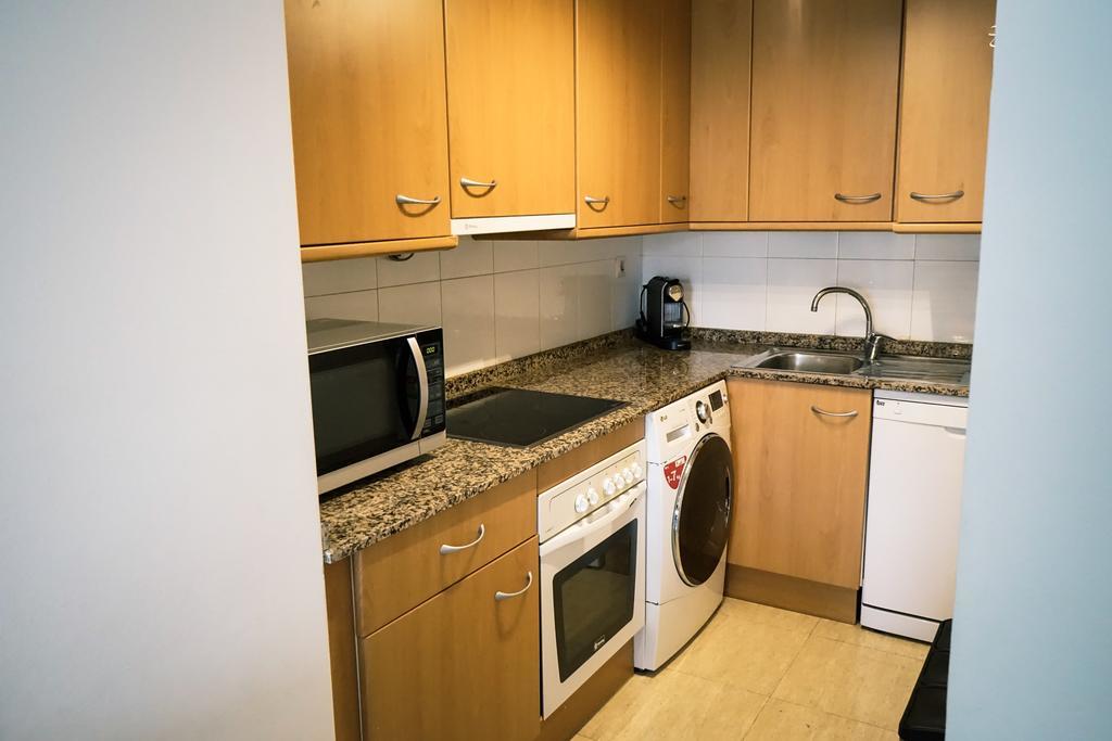 Apartamento Port Marino Кембрилс Екстериор снимка